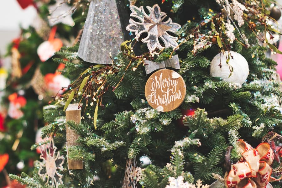 The Best Holiday Decor for Every Kind of Christmas