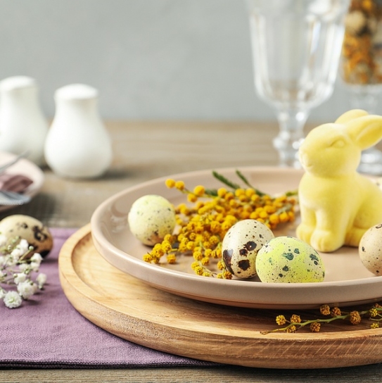 Easter Essentials for Kitchen and Dining: Floral Accessories for Spring