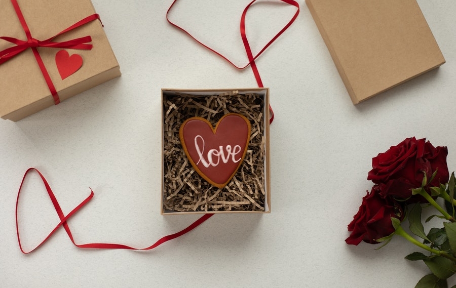 Valentine's Day Gifts: What to Get Your Girlfriend This Year