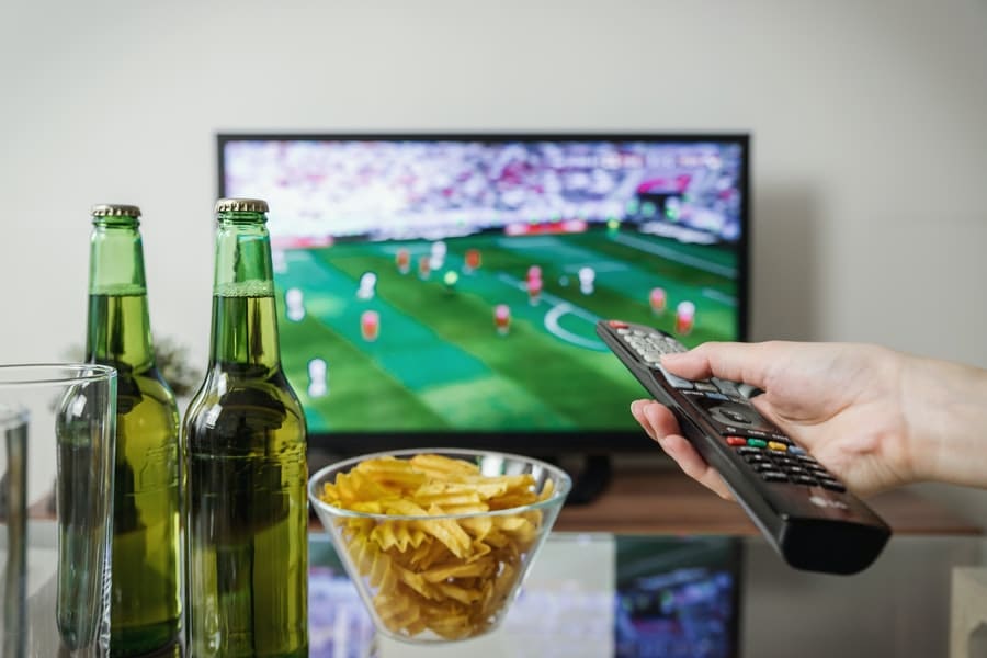 Game Day Essentials You Need for an Awesome Super Bowl Viewing Party